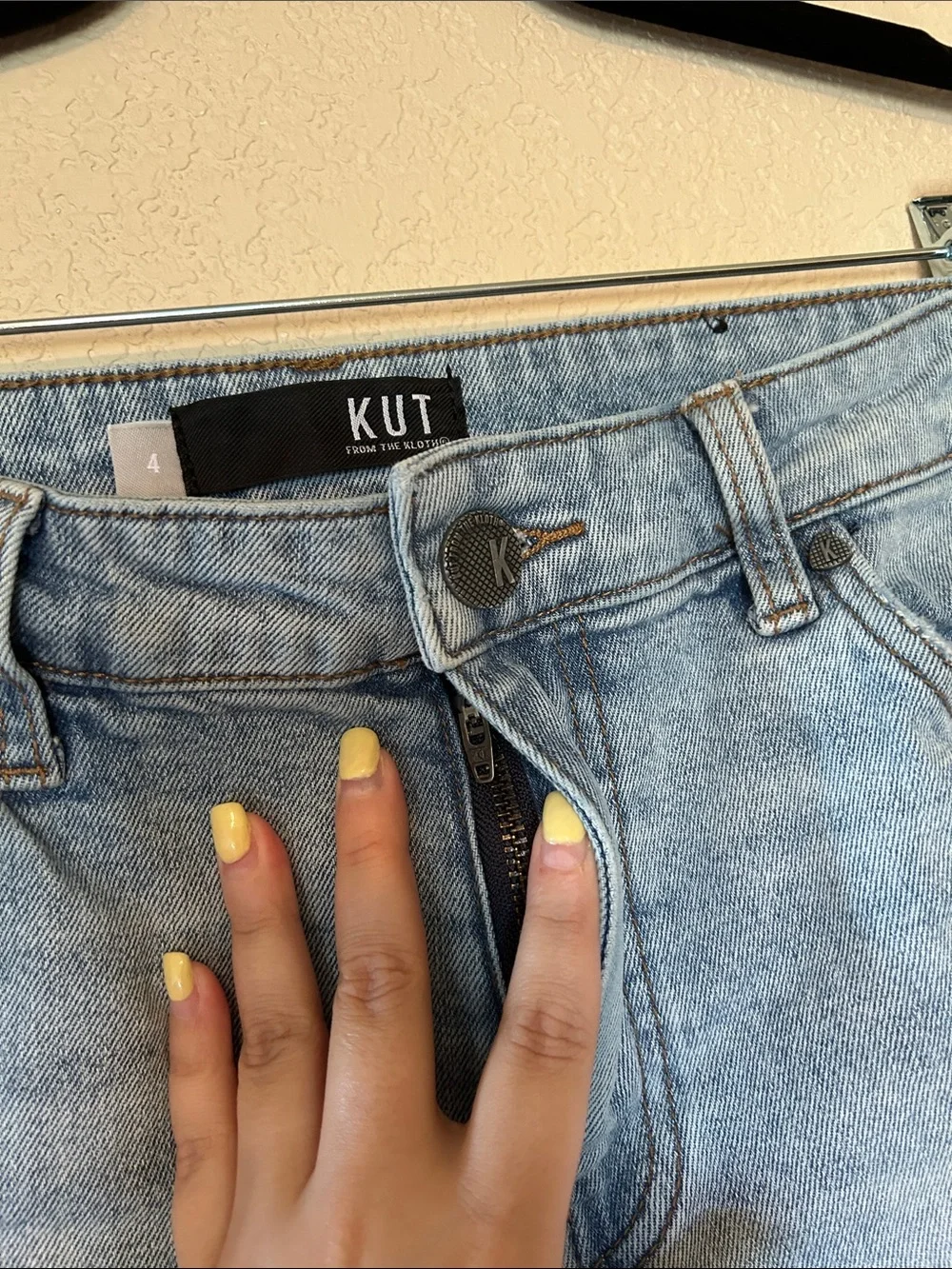 Kut from the Kloth Jane High Rise Long Distressed Denim Shorts Size 4